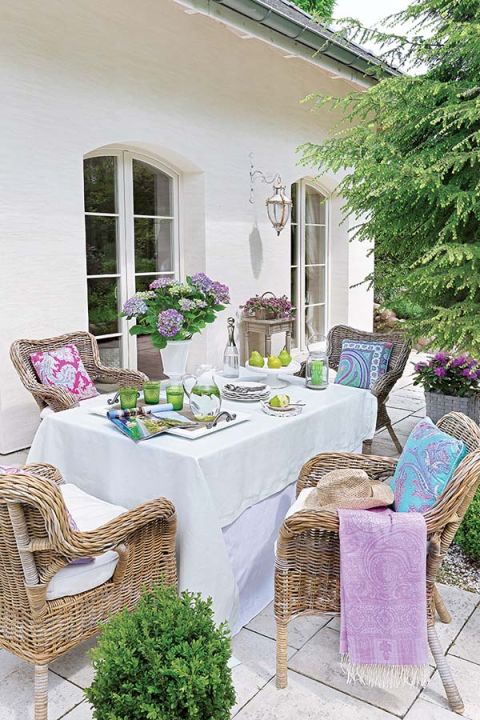 W holu wojskowy motor, w garażu amfibia. Trudno o większe zaskoczenie w dopieszczonym wnętrzu. Ale nie ma się co