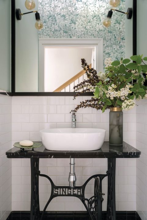 przytulna łazienka w domu jednorodzinnym