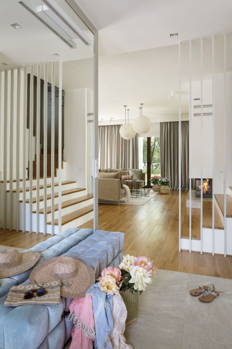 Przytulny dom ze skandynawska nutą. Tak mieszkają Katarzyna i Mateusz w domu w nowoczesnym stylu.