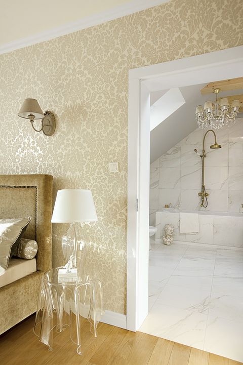 W pierwotnym projekcie miała być w odcieniu pudrowego różu.