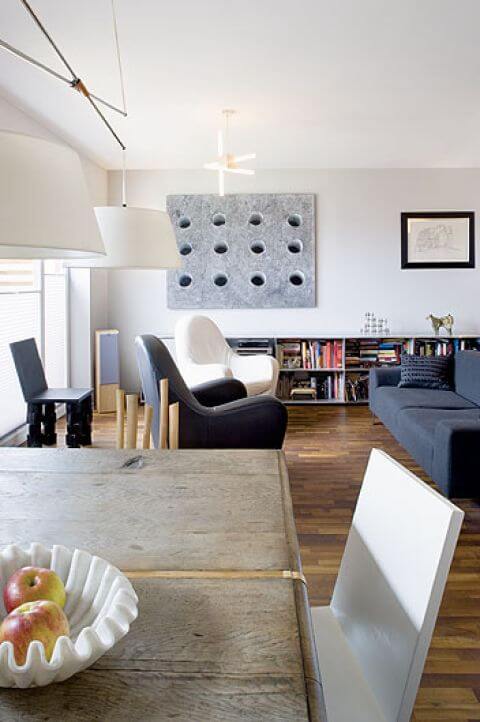 Najważniejszym meblem jest wielki, solidny stół w kuchni, który Joanna i Piotrek wypatrzyli na bazarze