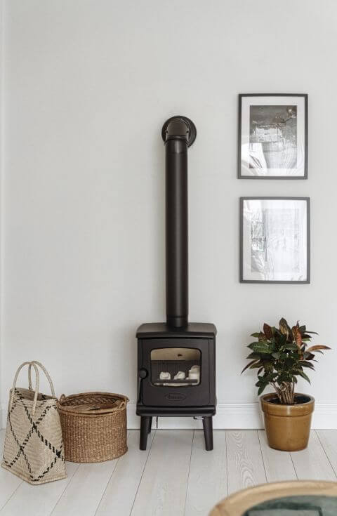 salon styl skandynawski z loftowym