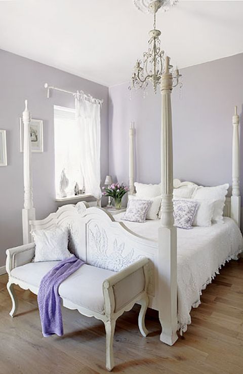 Francuska elegancja to styl dominujący w sypialni.