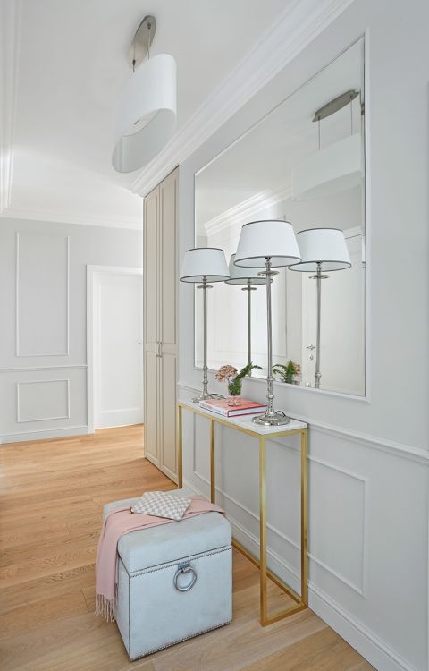 wykończenie ścian w przedpokoju