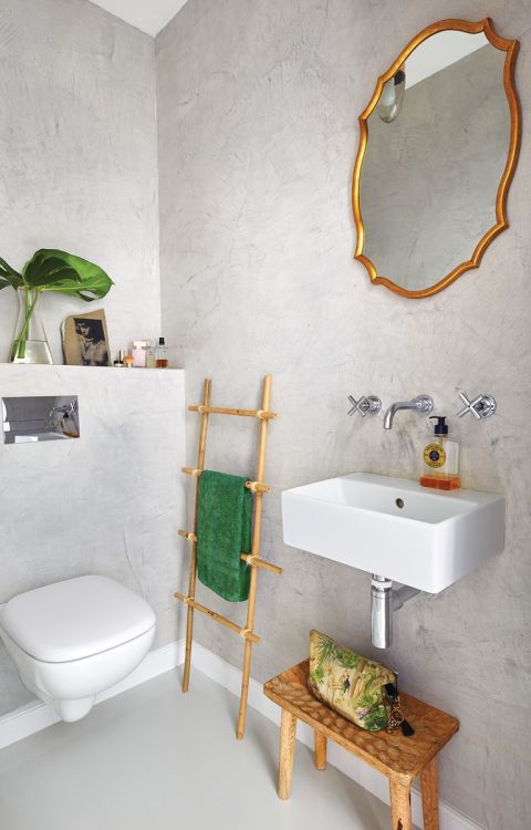 mała szara łazienka