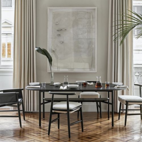 jak ustawić krzesła przy stole