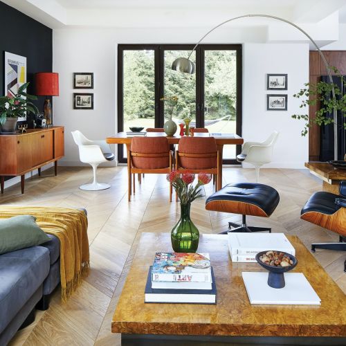dom urządzony w stylu mid-century modern