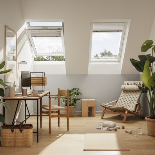 domowe biuro na poddaszu