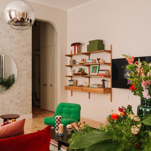salon w stylu eklektycznym, w którym nowoczesność łączy się z orientalnymi motywami