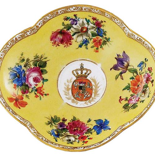 Spodek z herbem Rzeczypospolitej  i Litwy pod koroną królewską