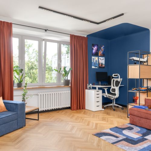 salon z kącikiem do pracy