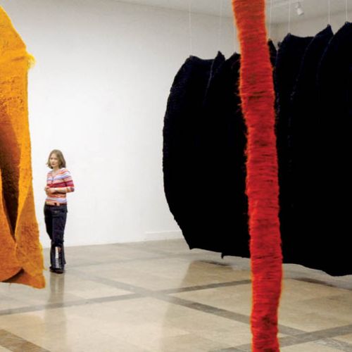 Żółty abakan , Magdalena Abakanowicz, 1970-75 r., fot. EAST NEWS