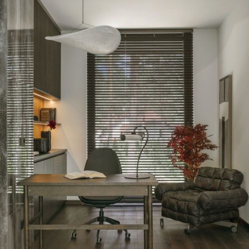 gabinet w stylu ocieplonego minimalizmu