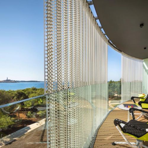 Taras z desek kompozytowych zamiast drewna