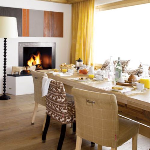 Żadnych dizajnerskich sztuczek – prosto i wstrzemięźliwie we wnętrzu.