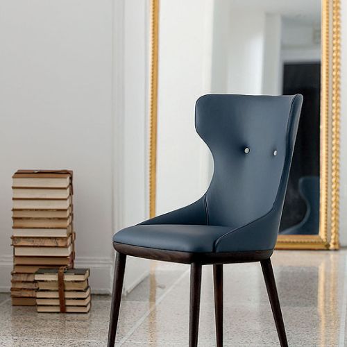 ANDY, krzesło przypominające formą fotel uszak, z jesionowego drewna, PORADA, nowość, porada.it