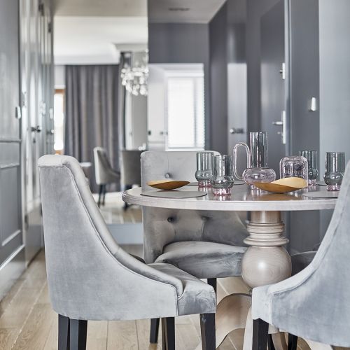 Jak połączyć klasyczne detale z innowacyjnymi rozwiązaniami? Najważniejszy jest wspólny mianownik – kolorystyka.