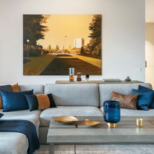 Praktycznie i przytulnie: podwarszawski dom w szarości, brązie i karmelu