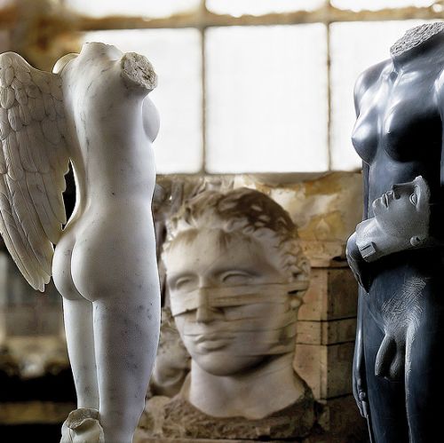 Atelier artysty, rzeźby z marmuru. Okruchy antyku Igora Mitoraja