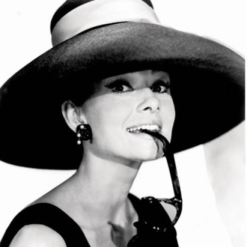 Audrey Hepburn, ikona elegancji, w filmie Śniadanie u Tiffany ego , 1961 r., fot. FORUM