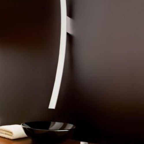 Awangardowa seria Luna. Bateria umywalkowa - 6909 zł, wannowa - 8325 zł, zestaw prysznicowy - 14 499 zł. GRAFF