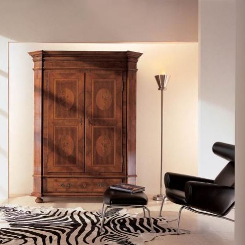 Biedermeier (8390 euro). SANIMEX. Meble intarsjowane i inkrustowane