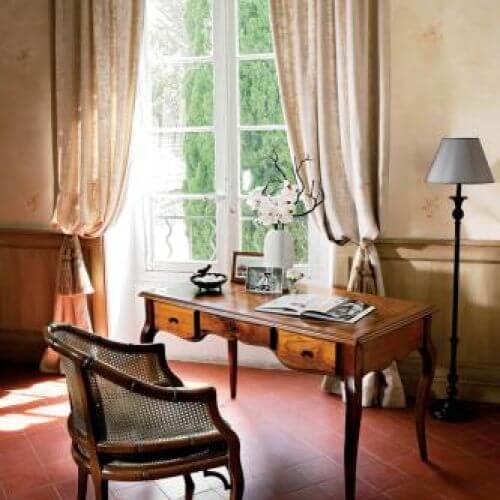 Biurko wykonane przez Josepha Grange’a, założyciela firmy. GRANGE