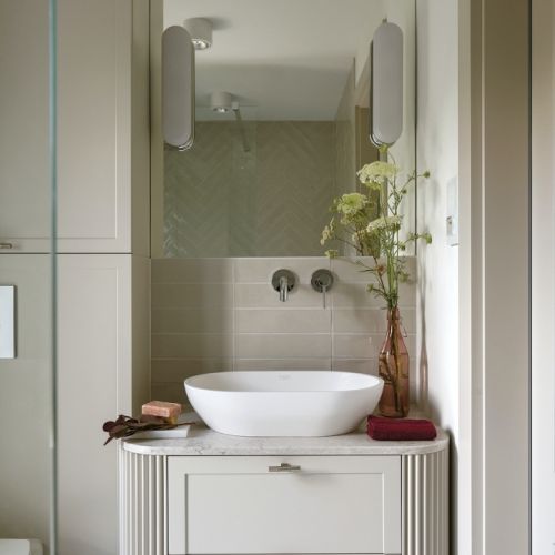 elegancki blat łazienkowy pod umywalkę