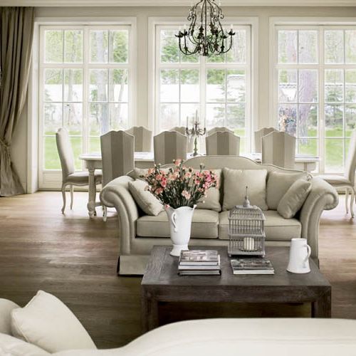 Bretońska architektura przeniesiona do Puszczy Kampinoskiej.