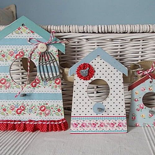 Budki dla ptaszków, ręcznie malowane i zdobione techniką decoupage oraz scrapbooking. Magdalena Mroziewska,