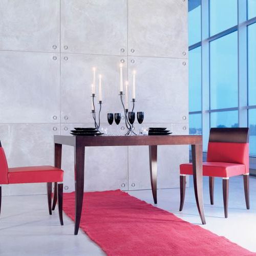 Bukowa rama krzesła Solitare może być wykończona na kilkanaście sposobów. Cena od 1800 zł. SELVA