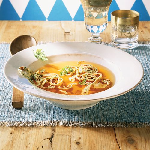 Bulion z kluskami naleśnikowymi. Bawaria nie dla wegetarian