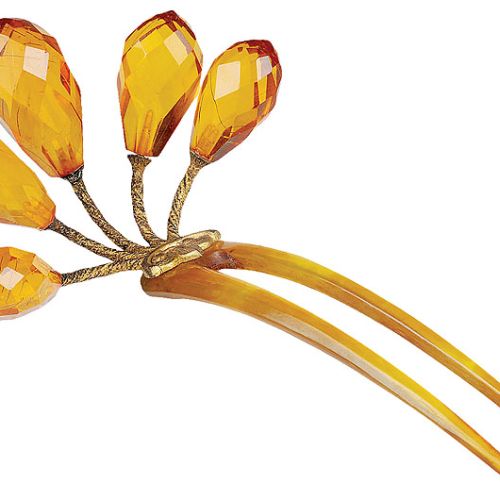 Bursztyn, szylkret, metal złocony, XIX w., zbiory MHMG.