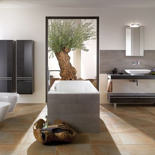 Ceramika Subway (w.c. 1945 zł), meble Shape (ławka 3200 zł, wanna My art 4240 zł). villeroy boch