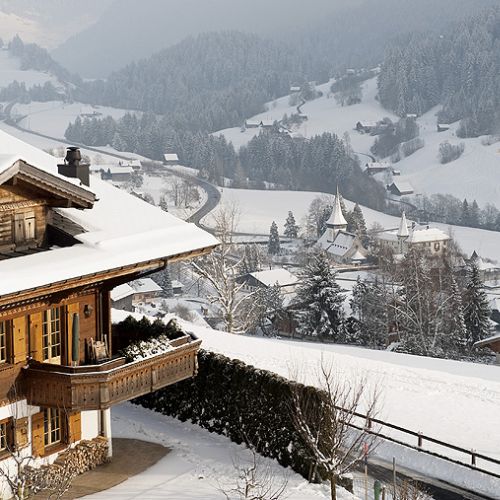 Drewniany dom w górach