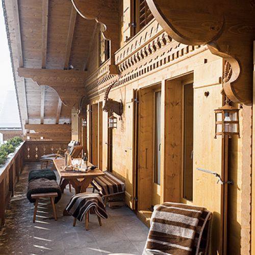 Drewniany dom w górach