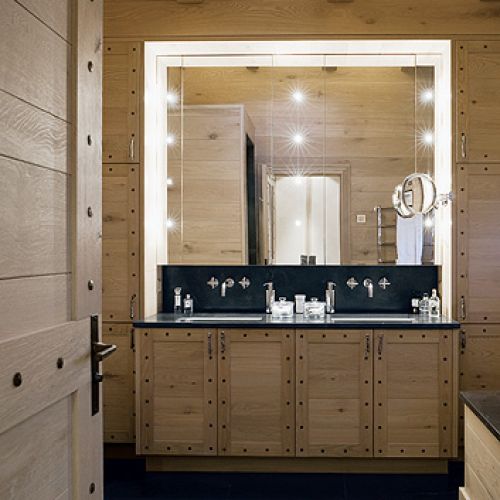 Drewniany dom w górach