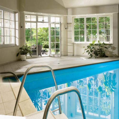 Choć ten basen ma zaledwie 10 na 5 metrów, w upalne dni i tak jest niezastąpiony.