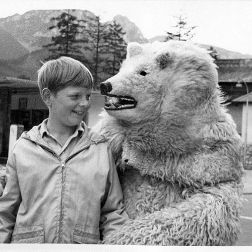 Chris Niedenthal w dzieciństwie. Chris Niedenthal czasem buja w obłokach