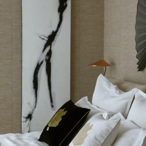 glamour i japandi w kobiecej sypialni