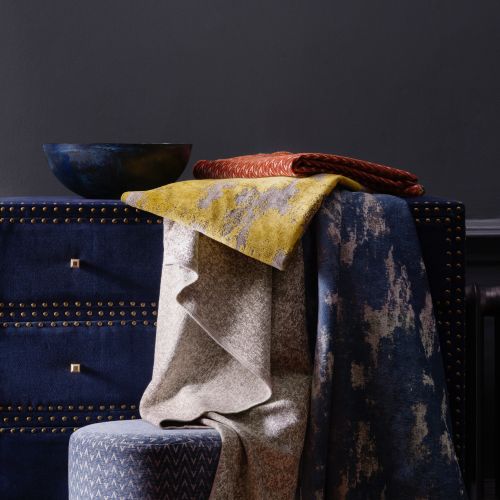 MIlion wzorów i kolorów, czyli tkaniny i tapety angielskiej marki Clarke Clarke