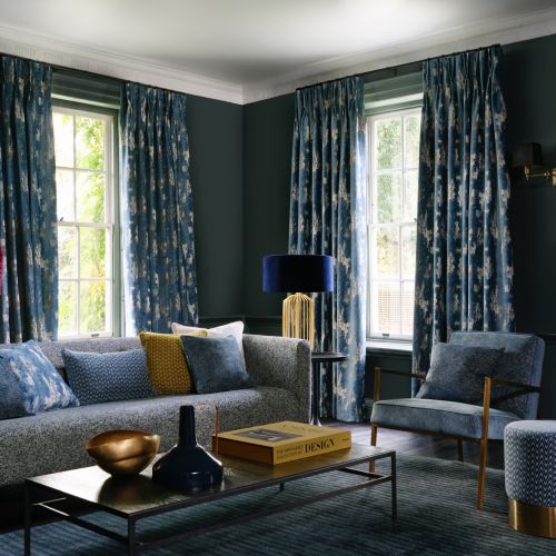 Różnorodna paleta barw, faktur i deseni. Angielska marka tkanin i tapet Clarke Clarke tworzy tkaniny,