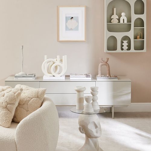 ozdoby na ścianę w salonie