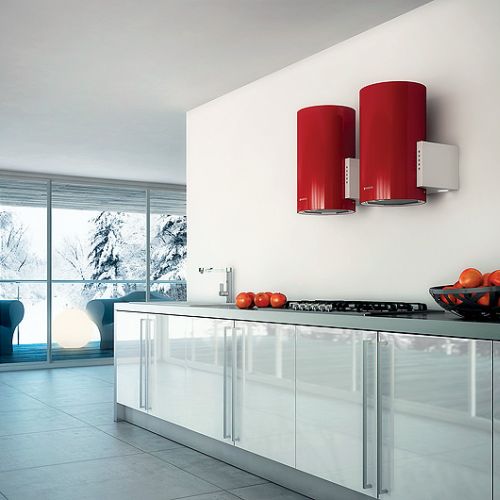 Minimalistyczne urządzona kuchnia z nowoczesnym sprzętem agd.