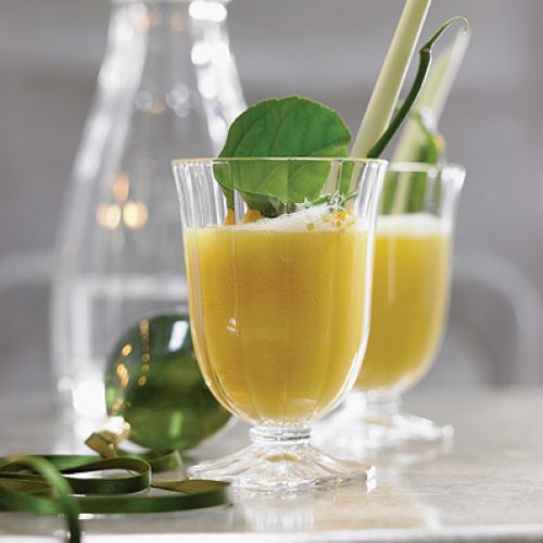 Cytrusowy poncz. Przepisy na karnawałową imprezę