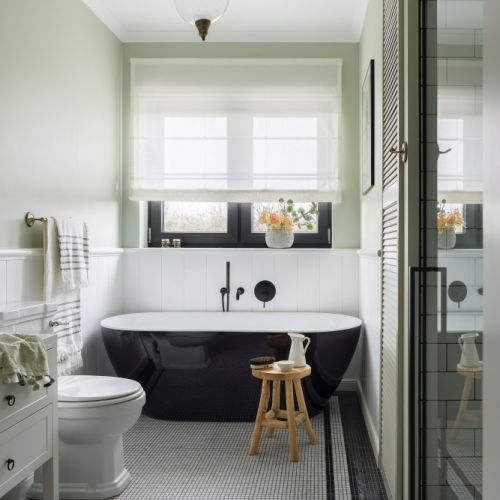 czarna wanna w łazience aranżacje