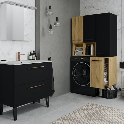 łazienka z czarnymi meblami