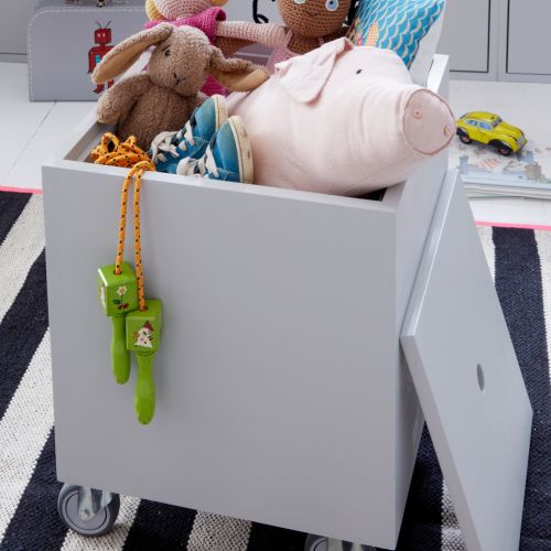 Skandynawski styl w pokoju dziecka: pastelowymi dodatkami mogą być również zabawki.