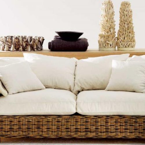 Czteroosobowa sofa Zambia od firmy Hemelaer zrobiona jest z croco (rodzaj rattanu). Zapłacimy za nią 5688 zł. W zestawie