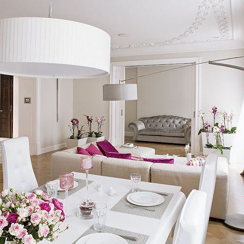 Białe mieszkanie w kamienicy